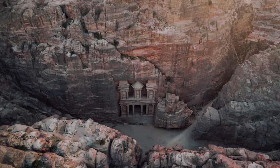 2- Day Petra Overnight Tour From Amman - The guide question matters