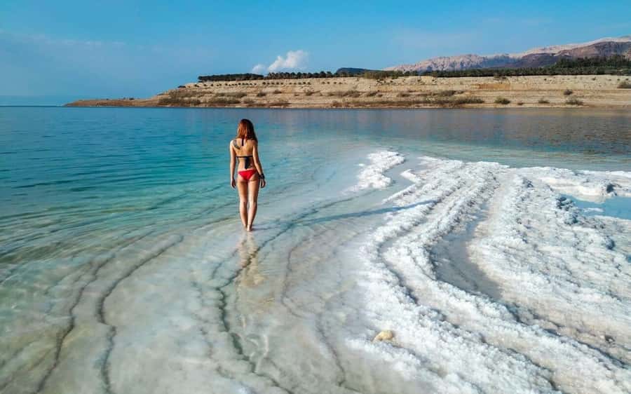 2-Day Tour from Amman to Petra, Wadi Rum, and Dead Sea - Entering Petra through the Siq