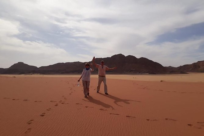 2 Days Petra & Wadi Rum Tour from and to Amman - Entering Petra through the Siq