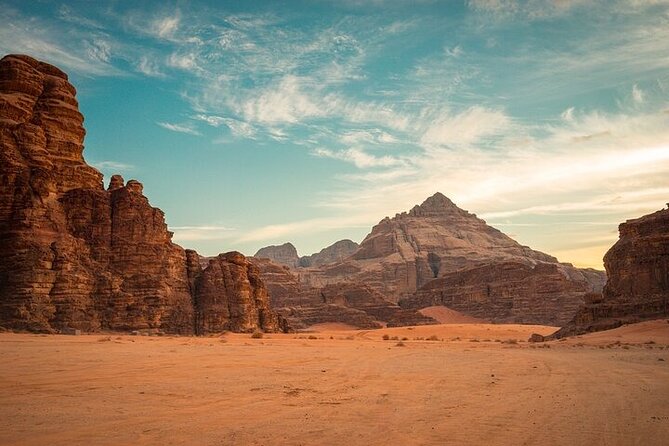 3 Day Group tour from Amman to Petra Wadi Rum Aqaba Dead Sea - Night two: Wadi Rum under a dark sky