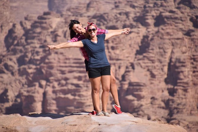 3 Day Tour from Amman: Jerash, Petra, Wadi Rum and Dead sea - Transport, group size, and the role of the driver