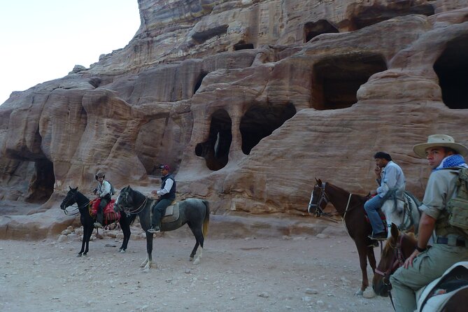 3 Hour Horse Riding Adventure around the Petra Area - Riding through Kharoubat Al Fajjah