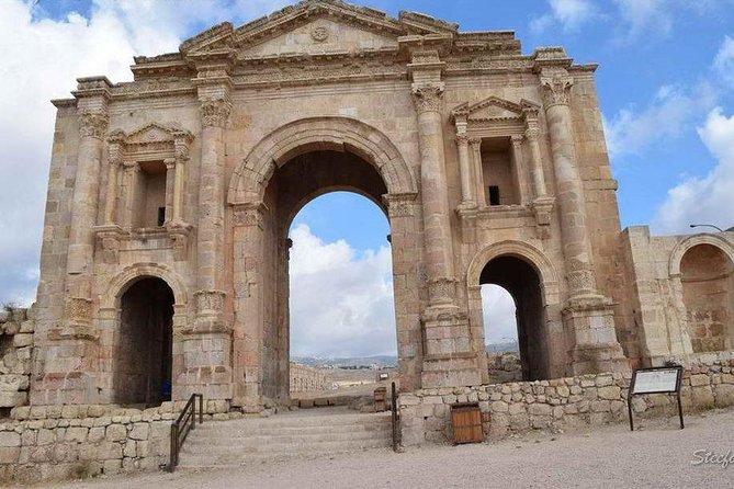 4-Day Tour from Amman: Amman, Nebo, Jerash, Petra, Wadi Rum and Dead sea - Day Three: Petra, the Siq, and the Road to Wadi Rum