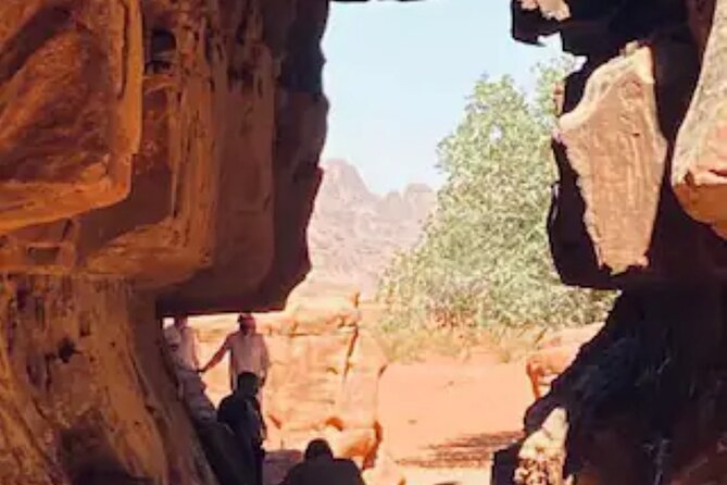 4 Hour Jeep Tour Wadi Rum Desert Highlights (morning or sunset) - Sunset finish: wide views and changing desert color