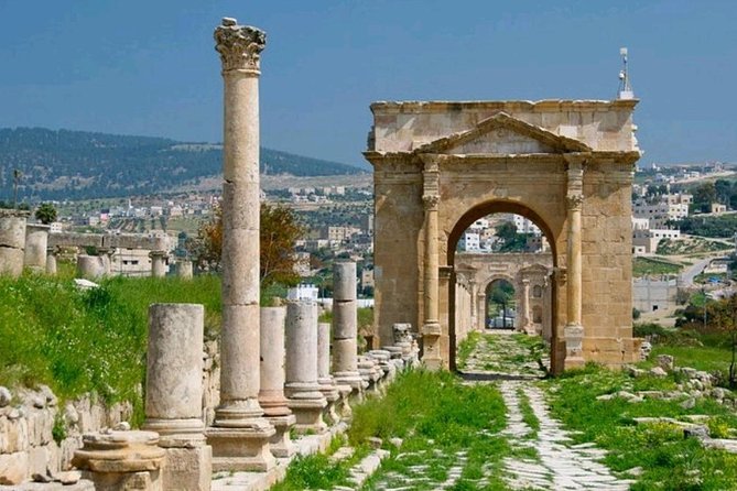 5-Day Private Tour, Jordan's Resilience - The driver, vehicle, and private group advantage