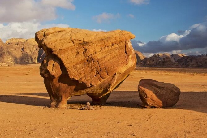 7-Day Private Tour, Incredible Jordan - Wadi Rum by 4x4, Camel, or Balloon