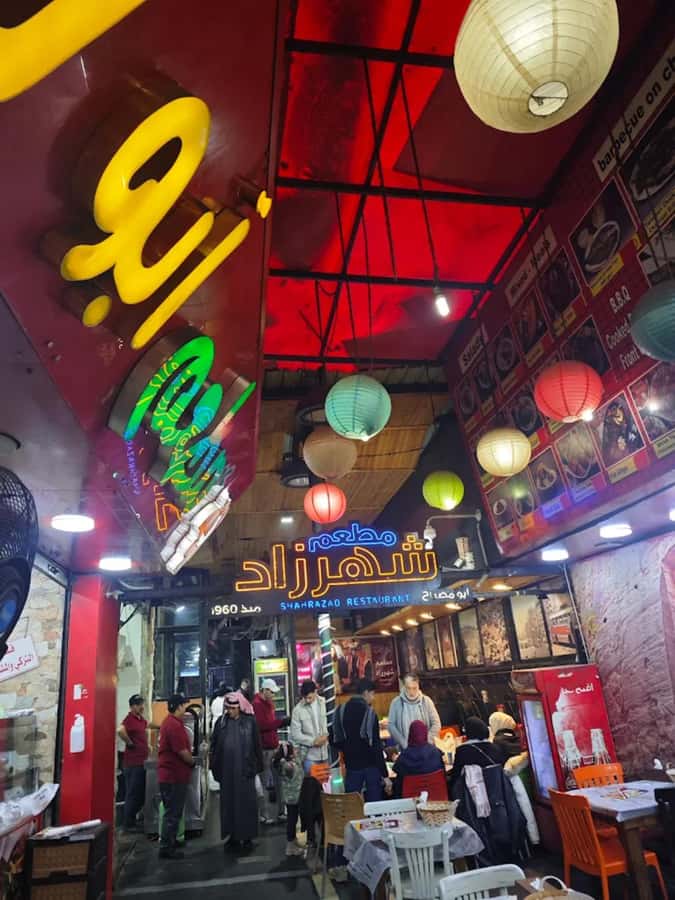 Amman: Hidden Gems & Underground Local Neighborhoods Tour - Food tasting from markets, cafés, and local shops