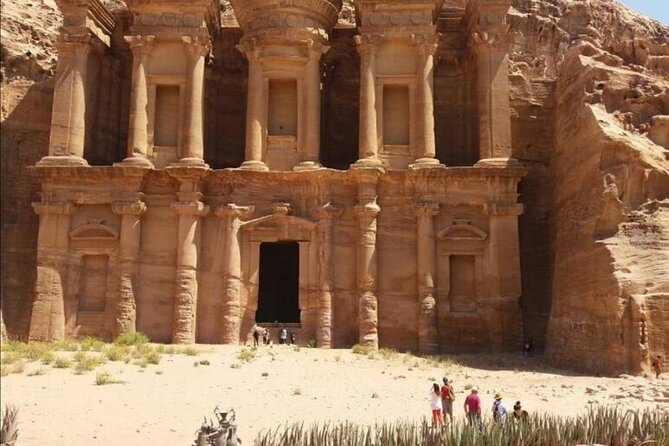 Amman to Petra round trip - What the driver service adds