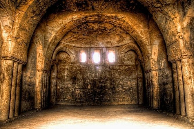 Day Tour Desert Castles & Azraq Wetland Reserve - Al-Mshatta Palace and the limits of the description