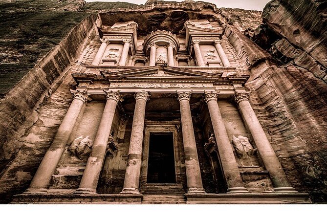 Discover the treasures of Jordan 8-Day Tour - Day 7: Wadi Rum by 4x4, then back to Amman