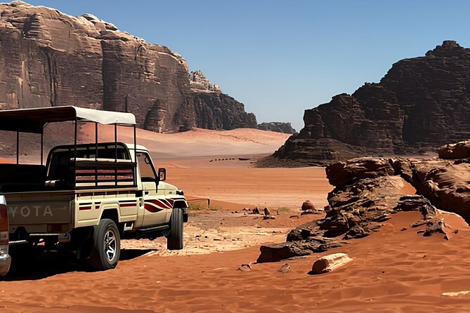 Discover Wadi Rum by 4x4 with a Bedouin guide - Choosing between two hours, a full day, and one night