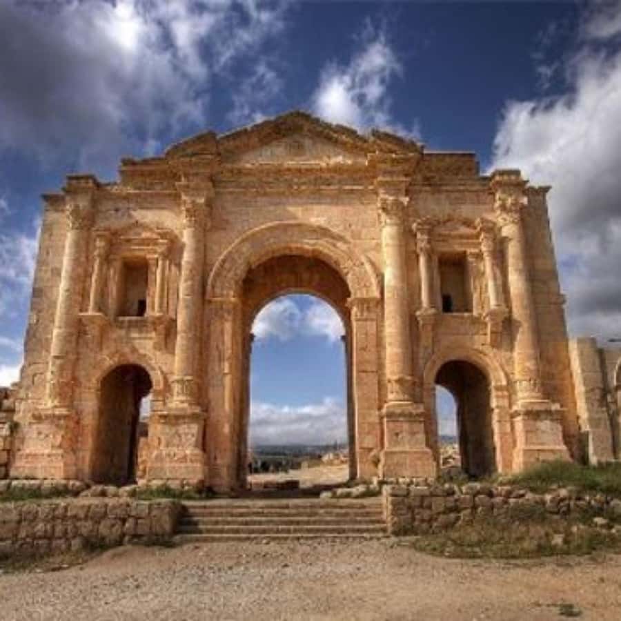 Explore Northern Jordan:Amman to Jerash, Ajloun,and Umm Qais - Jerash and the Oval Plaza