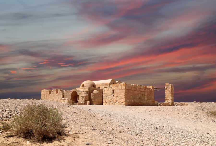 From Amman: Desert Castles of Eastern Jordan Tour - Leaving Amman for the eastern desert