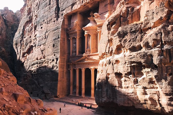 FROM AMMAN | Petra & Wadi Rum in one day | The Jordanian Mappers - Free time inside Petra
