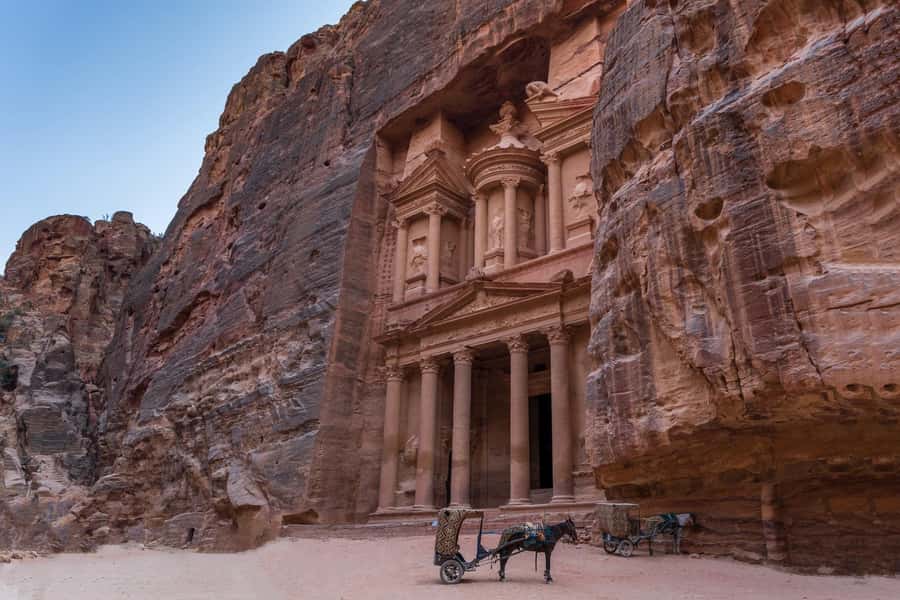 From Amman: Petra & Wadi Rum Private/Group Full Day Tour - Comfortable transport makes the price easier to judge