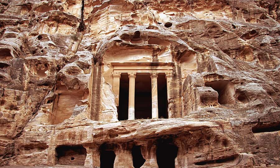 From Amman: Private Petra Day Trip with Guide - The early drive south from Amman