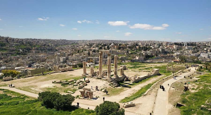 From Amman: Wadi Mujib Siq Trail Private Hiking Tour - The 8:00 pickup and the road south