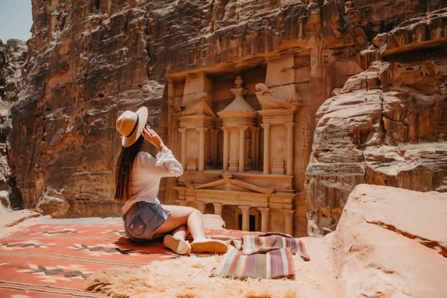 From Eilat: Petra Tour with Transfer and Lunch - The desert road and the viewpoint stop