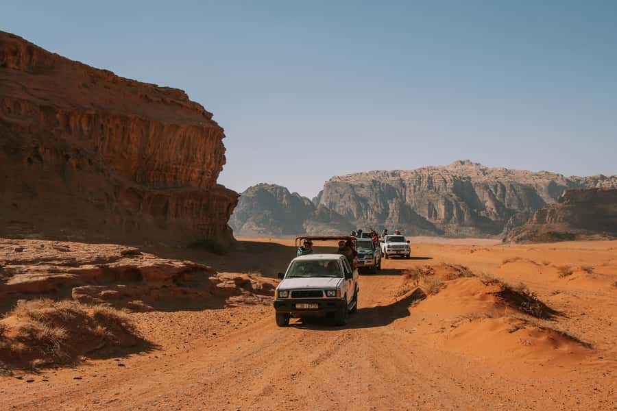 From Tel Aviv: Petra & Wadi Rum Glamping 2-Day Tour - Wadi Rum by jeep, from rock pillars to sunset
