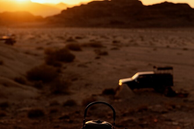Full-Day 4x4 Wild Desert Expedition with night in private tent - Al Daghdagh Mountain and Sdad Altak