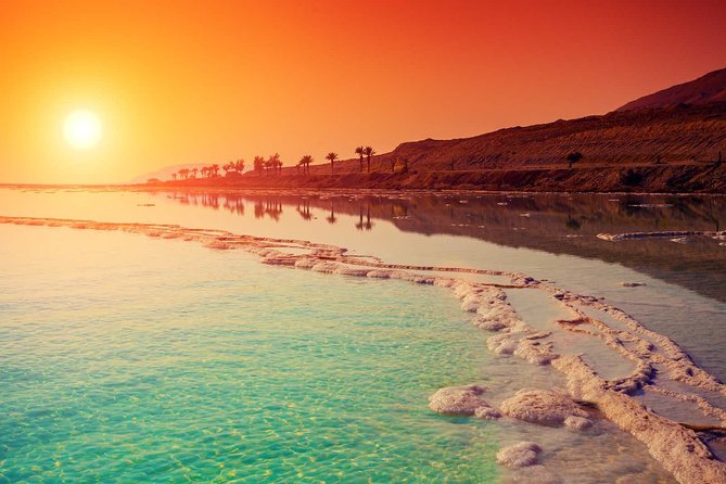 Full Day Tour To The Dead Sea From Amman - Trying the natural mineral mud