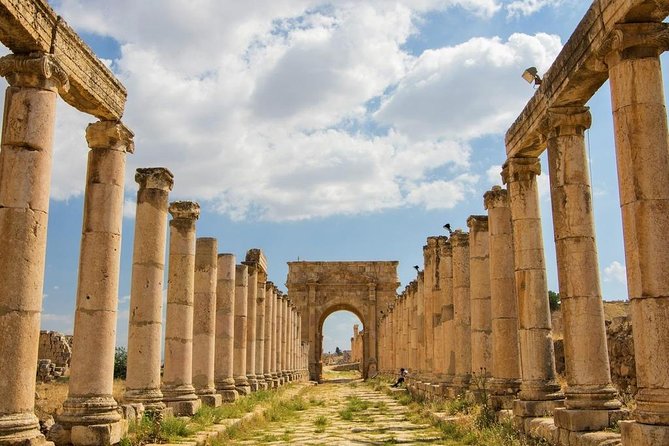 Half Day Tour to Jerash from Amman - The Oval Plaza and Cardo Maximus