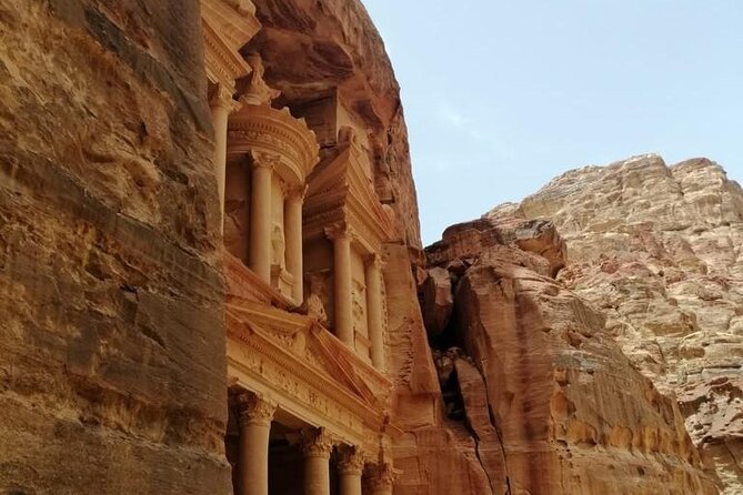 Half Day Tour to the Wonderful City of Petra - Amman to Petra: a long road to a remarkable place
