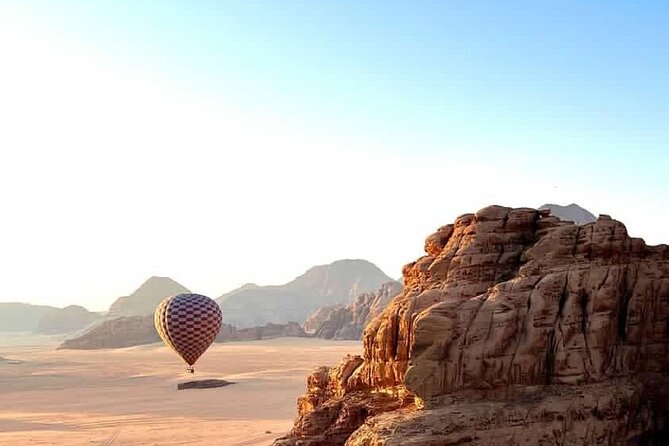 Hot Air Balloon Flight at Wadi Rum - A calm flight with a specialized operator