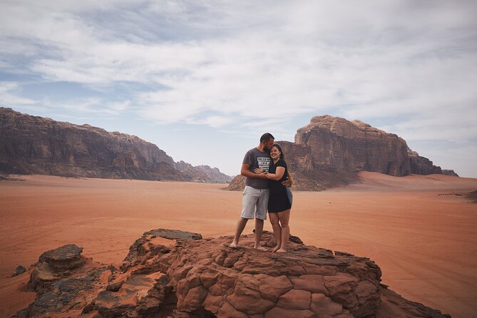 Jeep Tour in Wadi Rum with Professional Guide (Full day) - Watching the Wadi Rum sunset