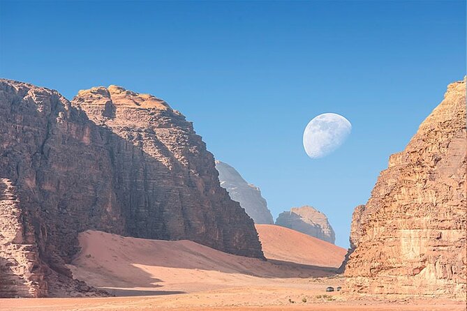 Jordan Pass 2- Night Private Secret Escape Tour Petra, Wadi Rum, & the Dead Sea - Day two: Petra through the Siq and beyond