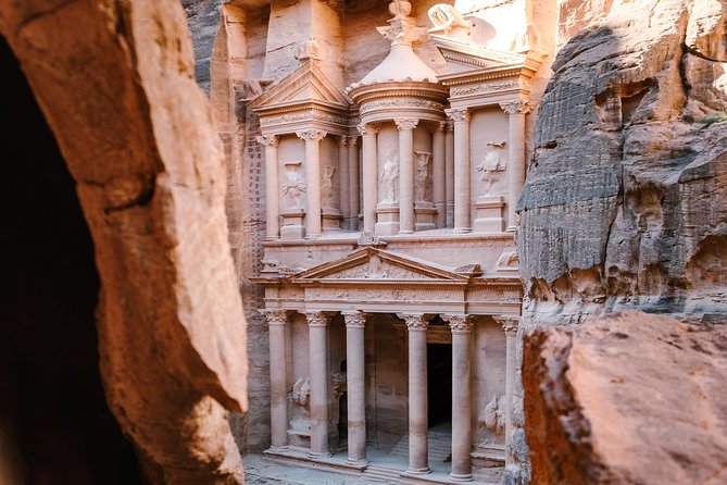 Jordan Private Transportation | The Jordanian Mappers - Service that keeps communication open