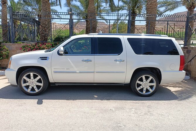 Jordan Tour: Private Driver - Luxurious car - Key points at a glance