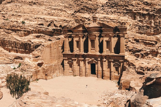 MULTI DAYS TOURS | TWO Days tour in PETRA | The Jordanian Mappers - Day two: the Siq and the Treasury