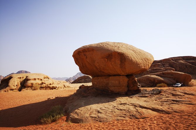 One Day Tour Wadi Rum - Natural arches, cliffs, and caverns