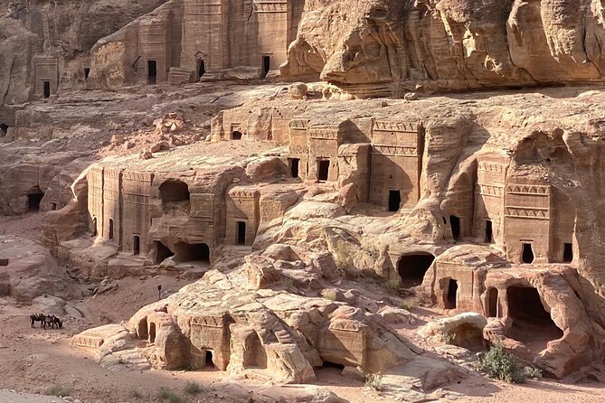 Petra and Wadi Rum in One Day | The Jordanian Mappers - Lunch in Wadi Musa Before Petra