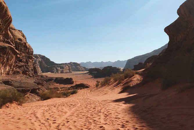 Petra and Wadi Rum in One Day | The Jordanian Mappers - The Treasury and Petra’s First Great Reveal