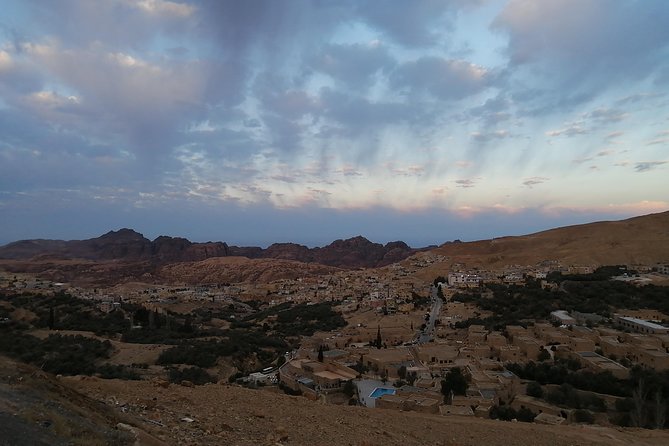 Petra & Dead Sea 1 Day Private tour (Lunch included) - The 6:30 a.m. departure from Amman