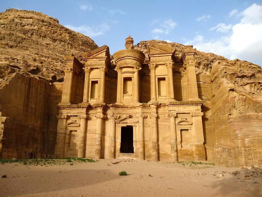 Petra & Wadi Rum: Full Day Private Tour with Hotel Pickup - What the $133 price really buys