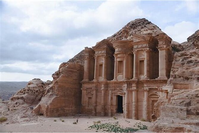 Private Full Day Tour from Amman to Petra - Four Hours Among Tombs and Ancient Facades