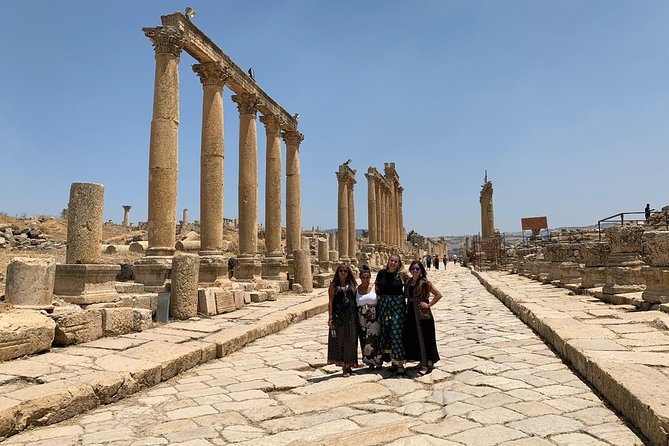 Private Guided Umm Quais and Jerash tour with lunch - What the private format changes