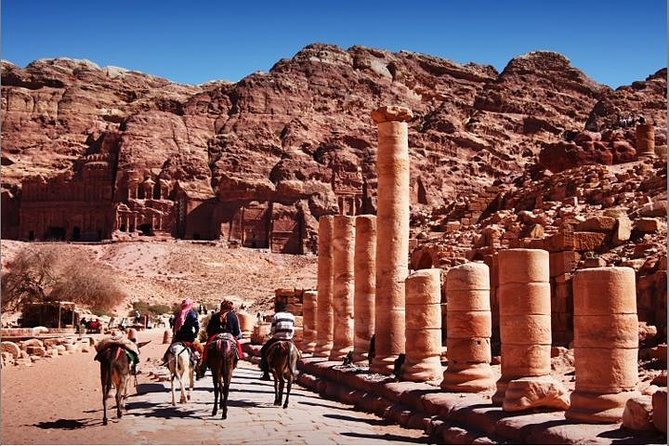 Private Petra Day Trip Including Amman Sightseeing from Amman - The guides and the human side of the day