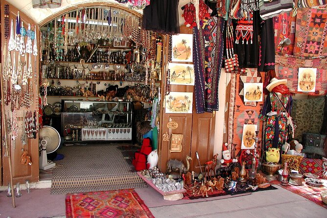 Private Shopping Experience - Best suited to curious shoppers and first-time visitors