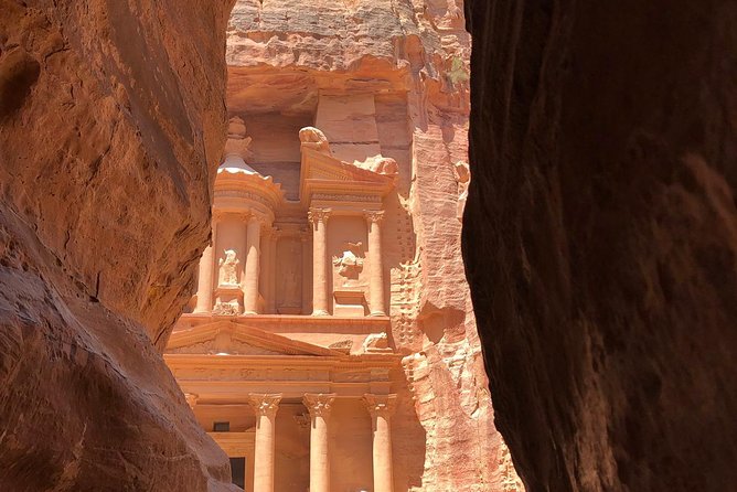 Private Transfer from Amman to Petra, Wadi Musa - The 2.5-Hour Route to Wadi Musa