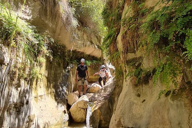 Wadi Hora and Wadi Bin Hammad Canyoning Adventure - The 30-minute walk into Wadi Hora