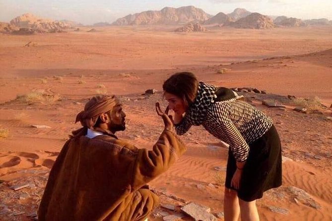 Wadi Rum: 4 Hour Highlights Tour - Red sand dunes and time to explore