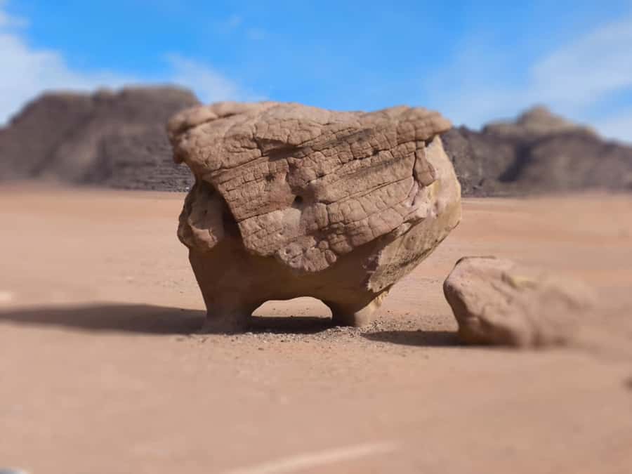 WADI RUM: ALL DAY JEEP TOUR with overnight and full meals - Lawrence House, Khazil Canyon, and the route between