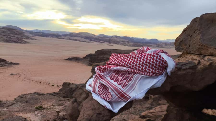 WADI RUM: ALL DAY JEEP TOUR with overnight and full meals - Breakfast with mountain views and the return ride