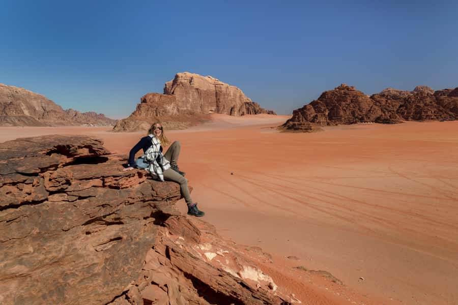 Wadi Rum: Choose 2 to 9 Hour Jeep Pass, Guide & Meal Options - The full-day route: a broad tour with lunch and sunset
