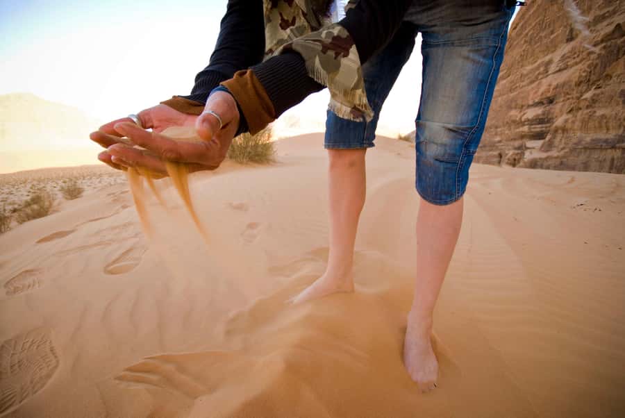 Wadi Rum: Guided Jeep Tour With Overnight Stay and Meals - Lawrence’s Spring and Lawrence’s House
