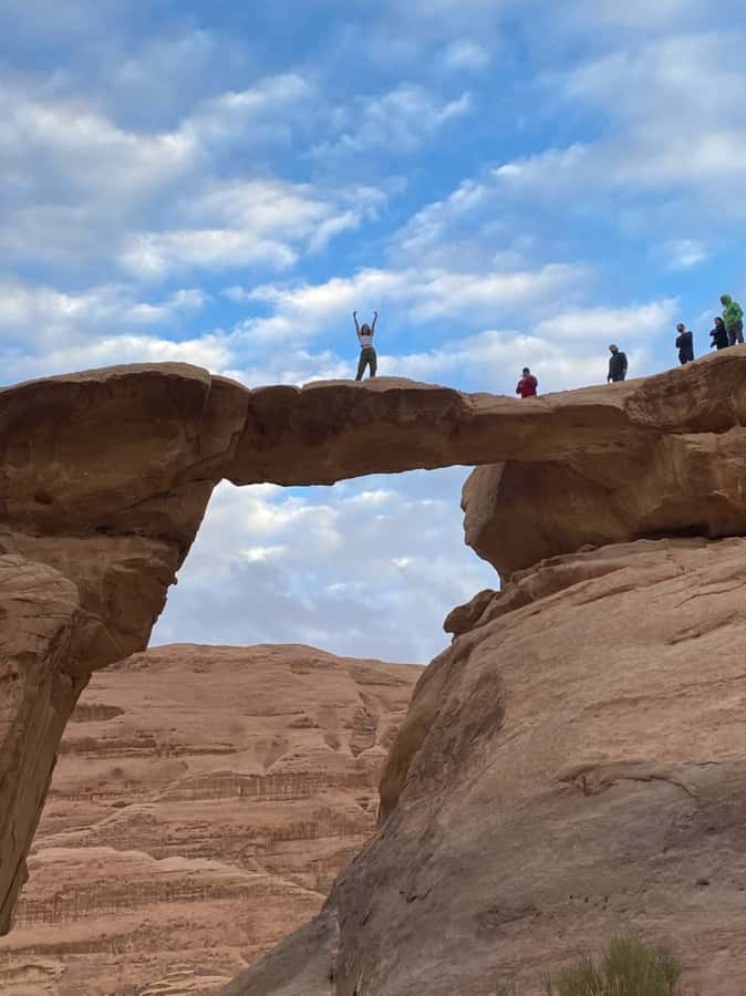 Wadi Rum Highlights: 4-Hour Jeep Tour - Morning or Sunset. - Lawrence’s Spring and the contrast between rock and water